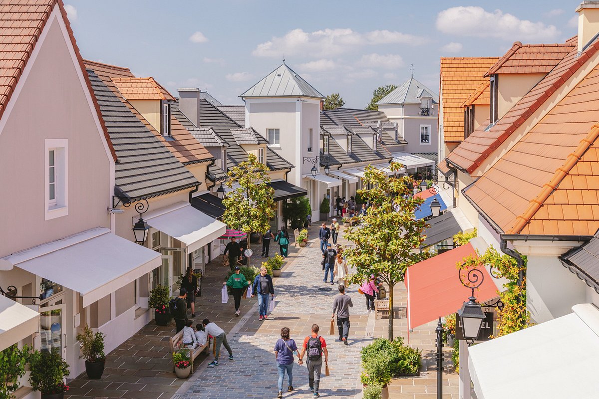 La Vallée Village Outlets MS Tour USA